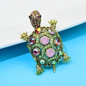 Rhinestone Turtle brooch